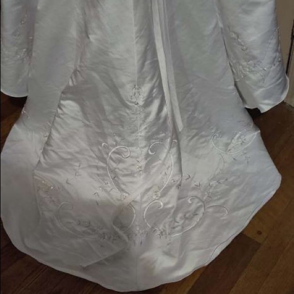Davids Bridal Strapless Lace Up Wedding Dress